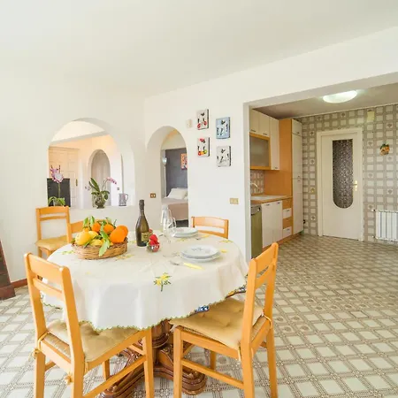 In Διαμέρισμα